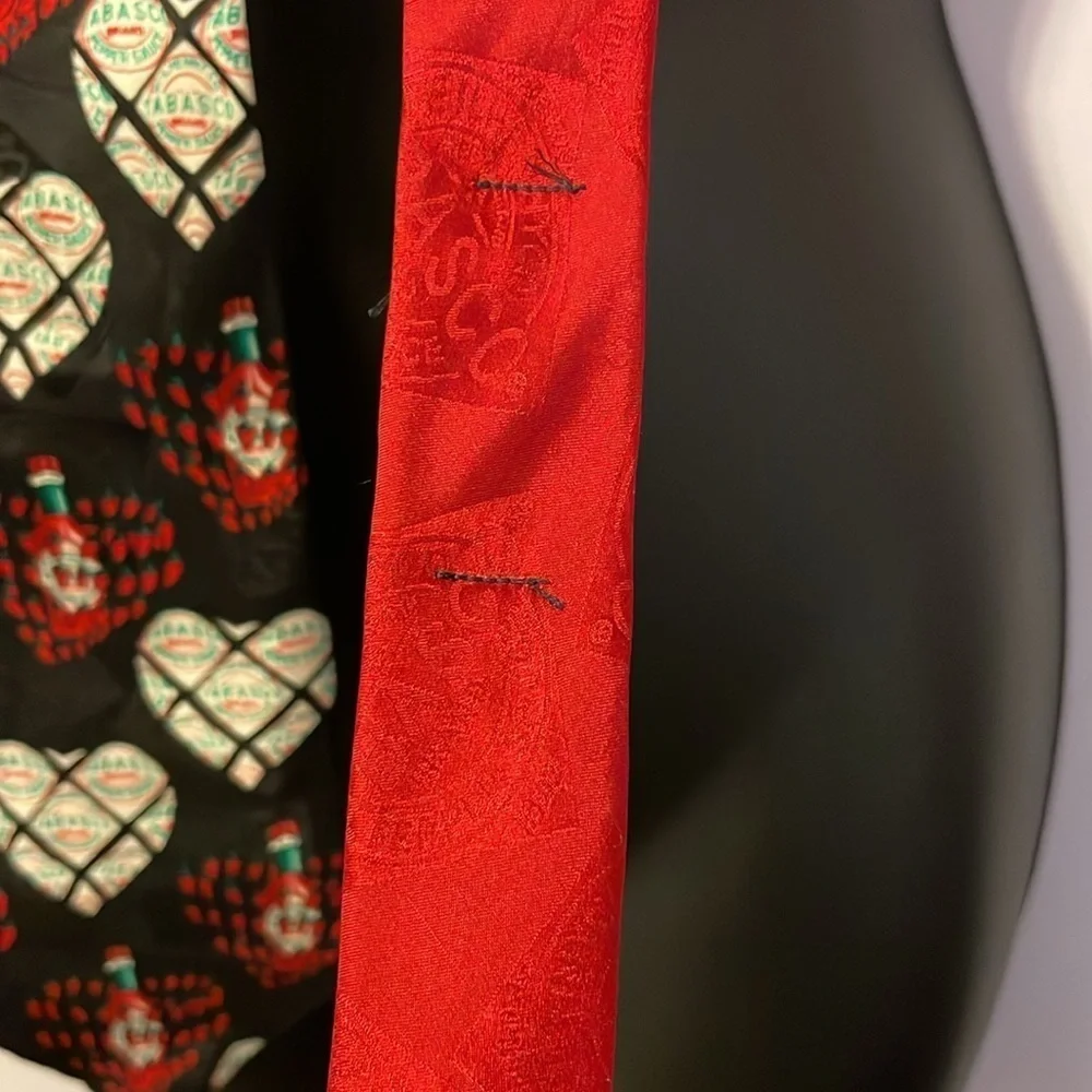 Tabasco Belk Heart Valentine’s Hot Pepper Black Red Necktie Tie Silk